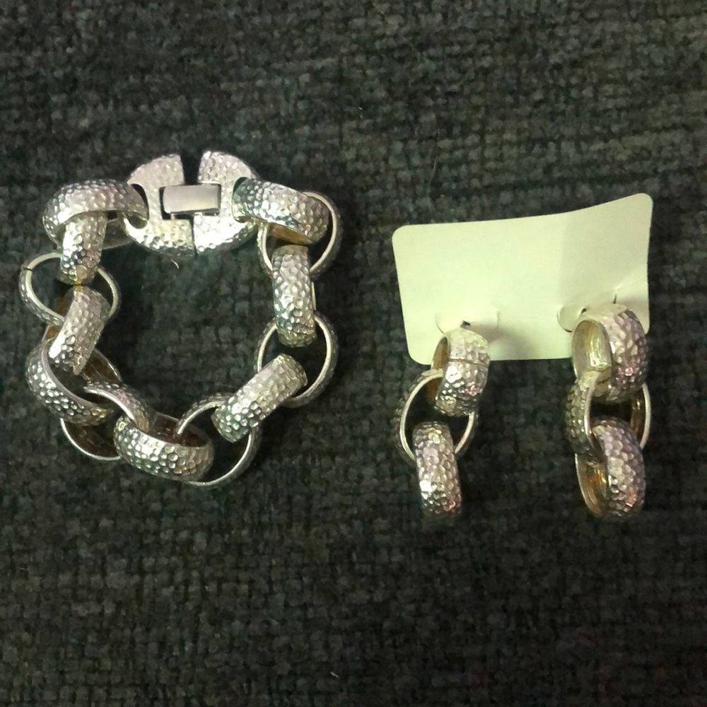 Bracelet and earring set